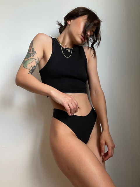 Leaked amelia_holmes header onlyfans leaked