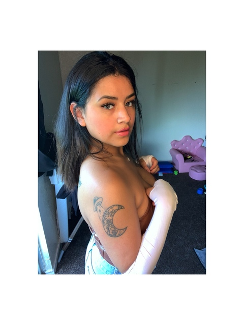 Leaked carlyyraee header onlyfans leaked