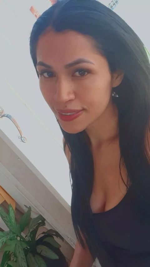 Leaked carolinaladiabla header onlyfans leaked