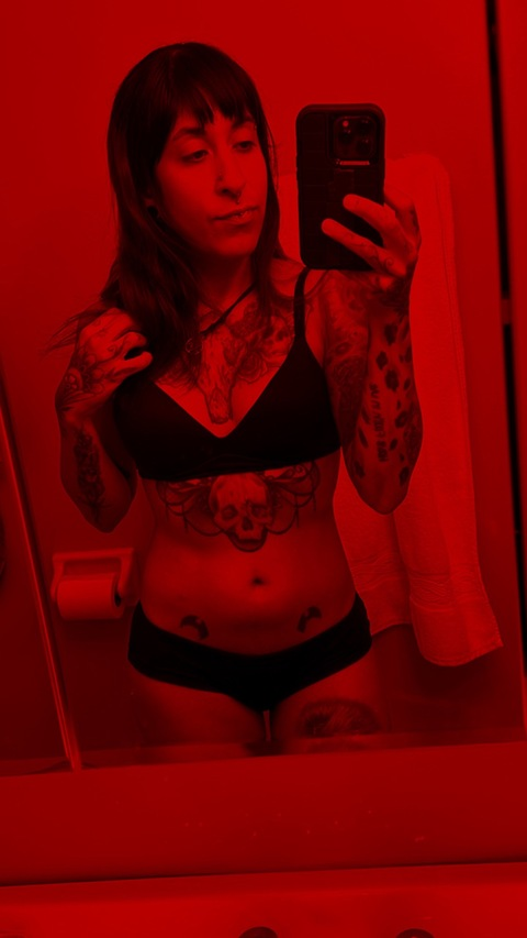 Leaked gloomypiercer header onlyfans leaked