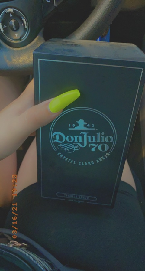 Leaked kandiinicole header onlyfans leaked