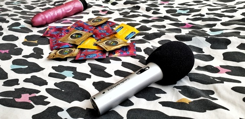 Leaked latenightlisten header onlyfans leaked