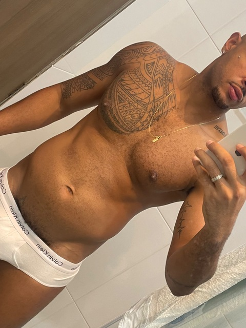 Leaked leosantana_20 header onlyfans leaked