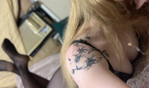 Leaked leshypiee header onlyfans leaked