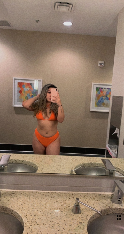 Leaked loveeeelyyy header onlyfans leaked