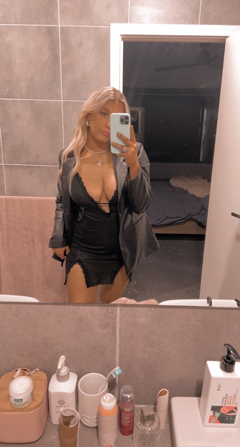 Leaked mik-tizzxo header onlyfans leaked