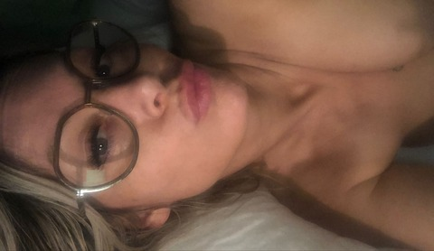 Leaked q_laura2022 header onlyfans leaked