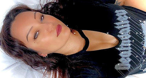 Leaked quean.nia header onlyfans leaked