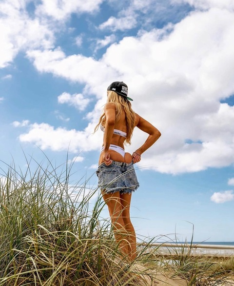 Leaked rhirhi333 header onlyfans leaked