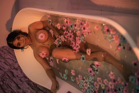 Leaked vargasmanuela20 header onlyfans leaked