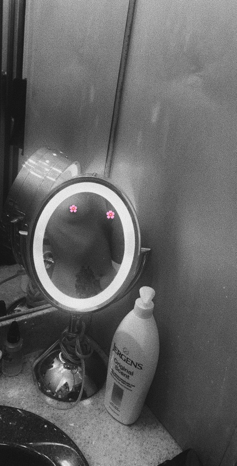 Leaked yourpetitequeen header onlyfans leaked